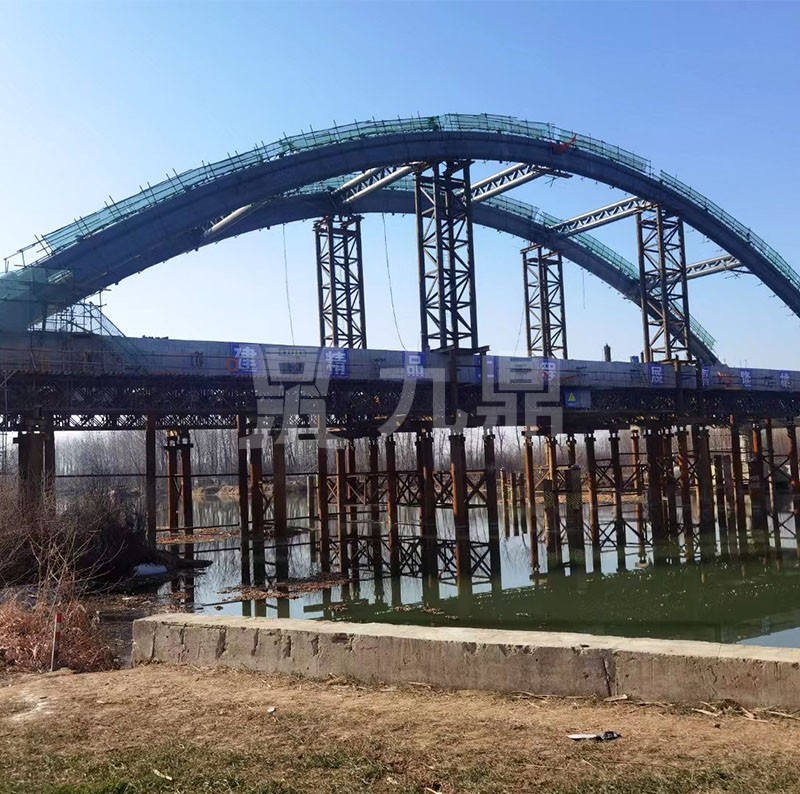 貝雷橋安裝時弦桿的支撐